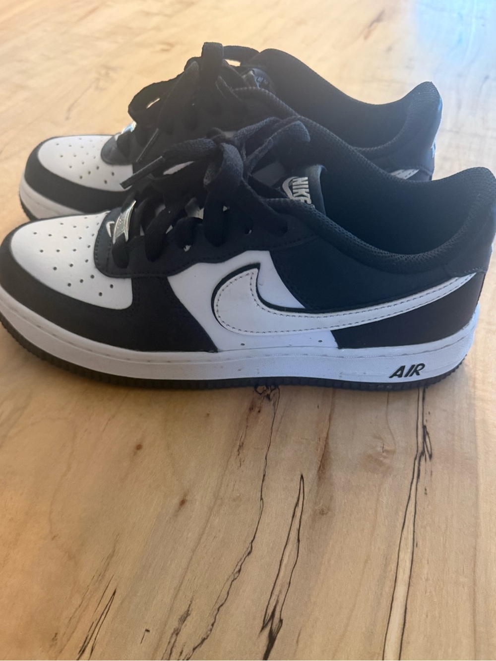 Nike Kids Black and White Low-Top Air Force One Sneakers
